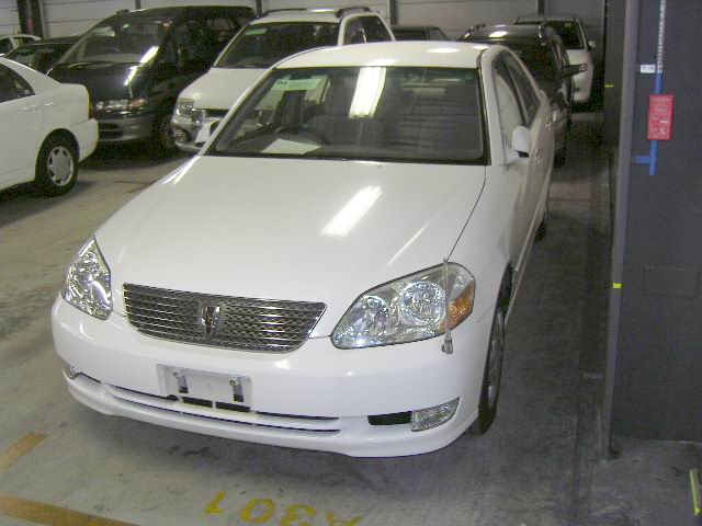 2001 Toyota Mark II Photos