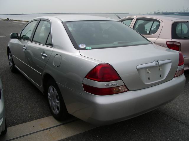 2001 Toyota Mark II Photos