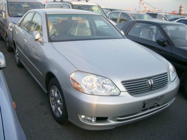 2001 Toyota Mark II Photos