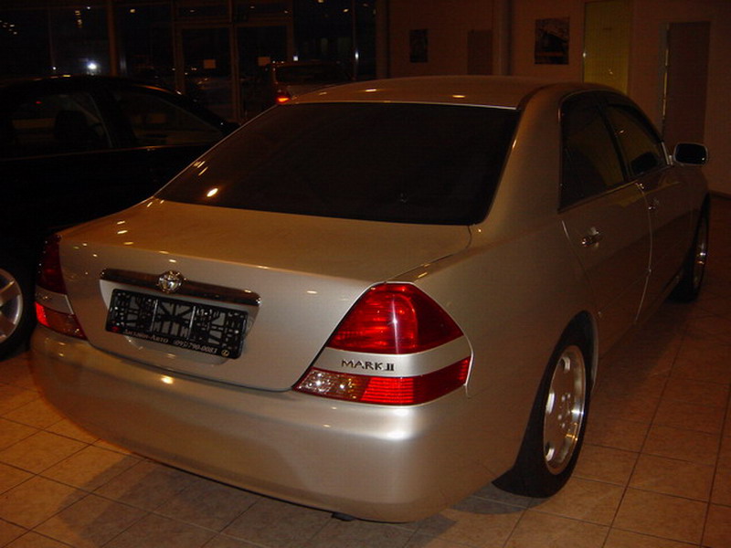2001 Toyota Mark II Photos