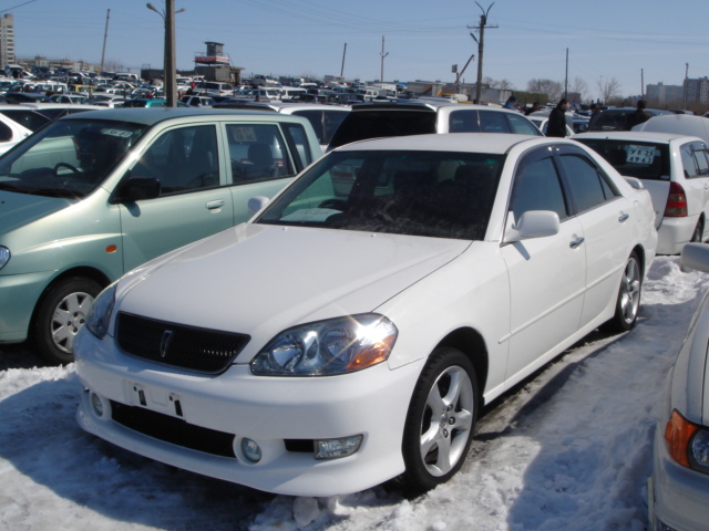 2001 Toyota Mark II Photos