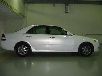 2001 Toyota Mark II Photos