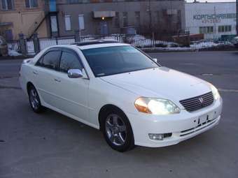 2001 Toyota Mark II Photos