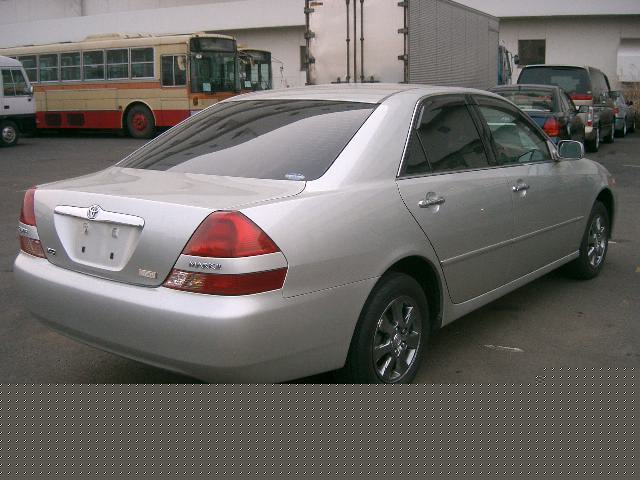 2002 Toyota Mark II Photos