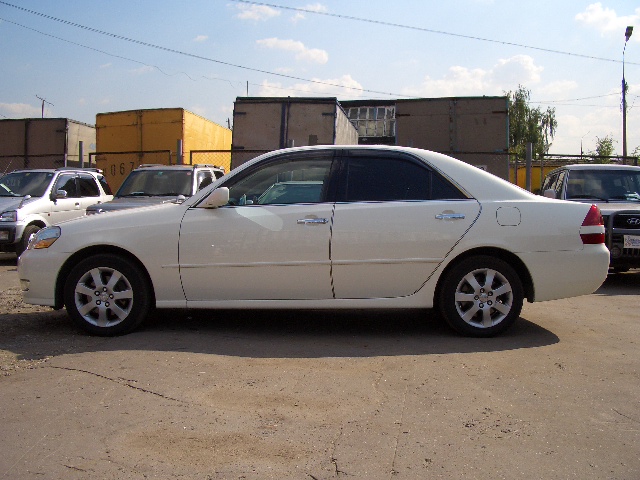 2002 Toyota Mark II Images