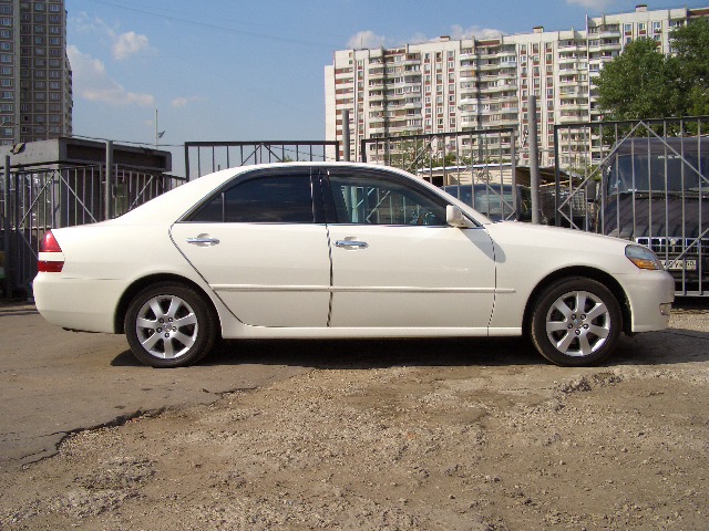 2002 Toyota Mark II Pictures