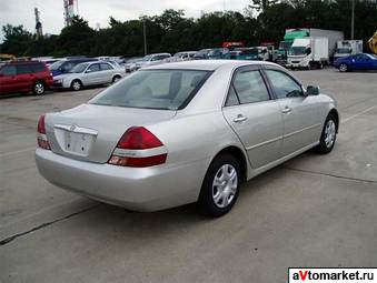 2002 Toyota Mark II Photos