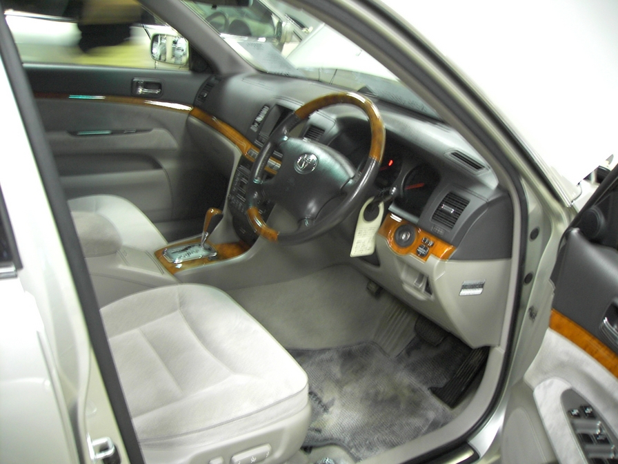2002 Toyota Mark II Photos