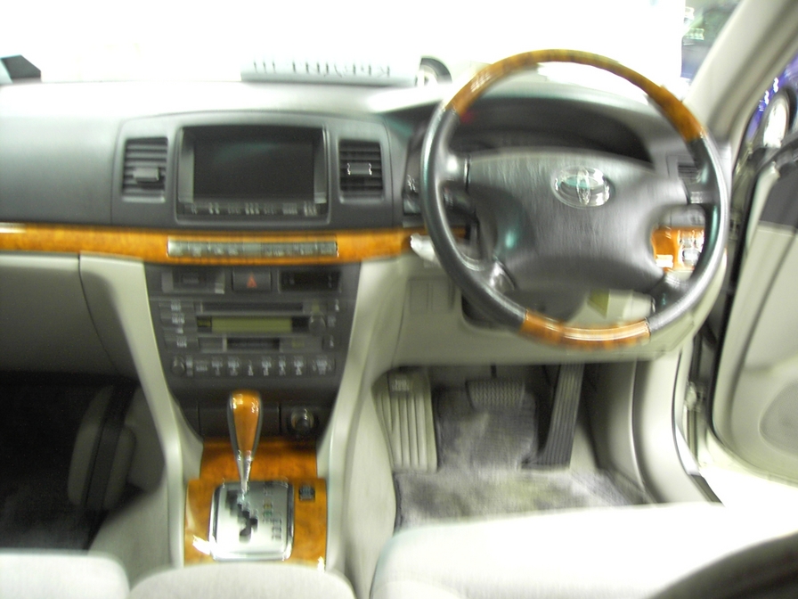2002 Toyota Mark II Pictures