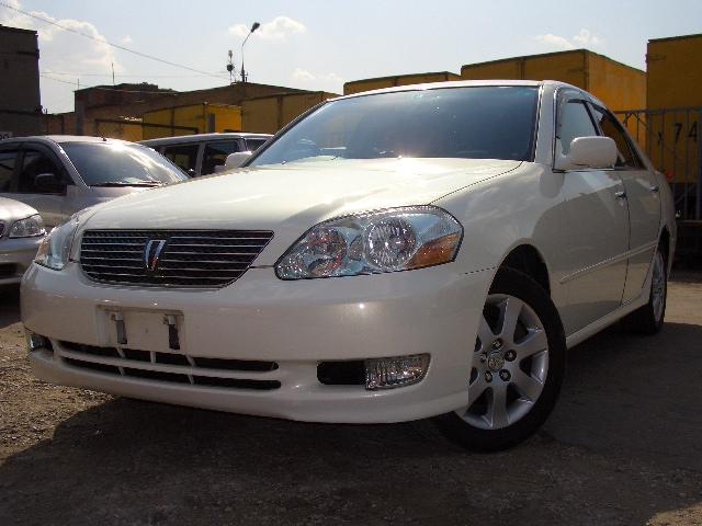 2002 Toyota Mark II Photos