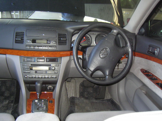2002 Toyota Mark II Pictures