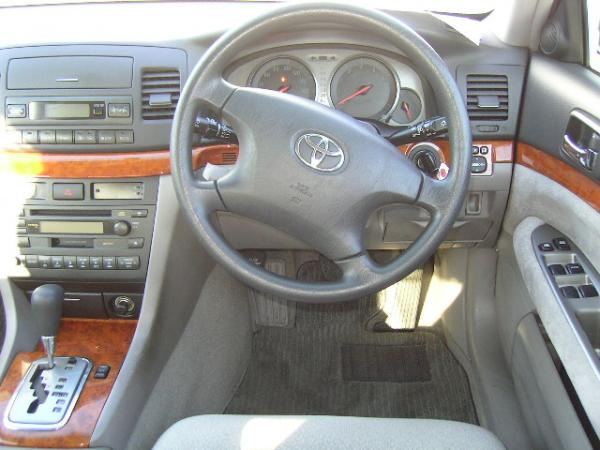 2002 Toyota Mark II Photos