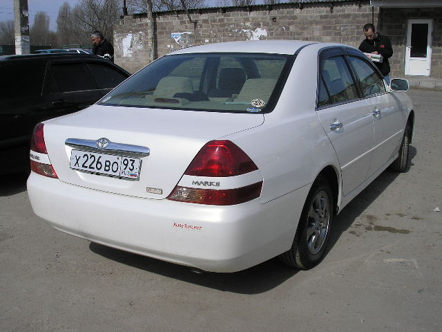 2002 Toyota Mark II Images