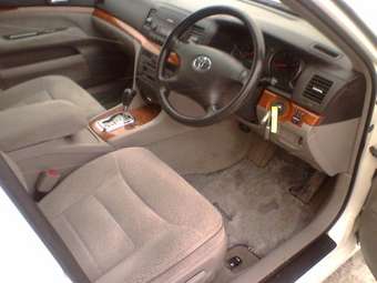 2002 Toyota Mark II Photos