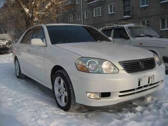 2002 Toyota Mark II Photos