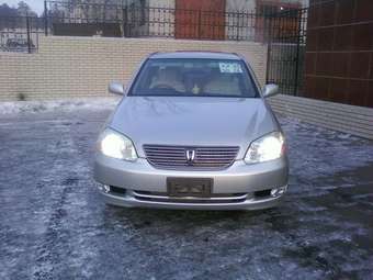 2002 Toyota Mark II Photos