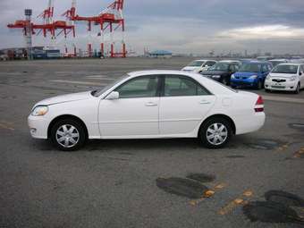2002 Toyota Mark II Photos