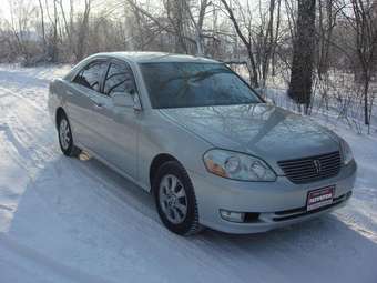 2002 Toyota Mark II Photos
