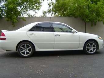 2002 Toyota Mark II Pictures