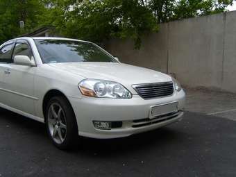 2002 Toyota Mark II Photos
