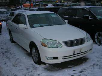 2002 Toyota Mark II Photos