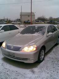 2002 Toyota Mark II Photos