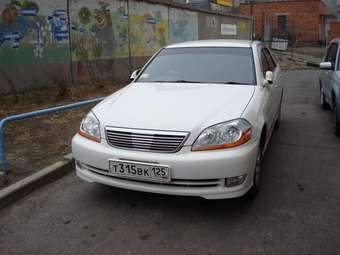 2002 Toyota Mark II Photos