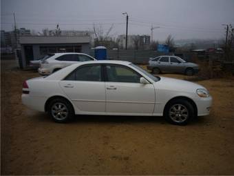 2002 Toyota Mark II Photos