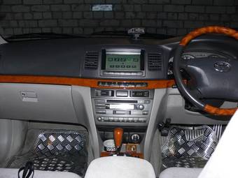2002 Toyota Mark II Photos