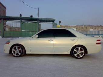 2002 Toyota Mark II Images