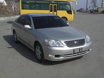 2002 Toyota Mark II Photos