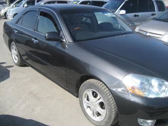 2002 Toyota Mark II Photos