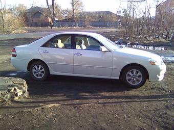 2002 Toyota Mark II Photos