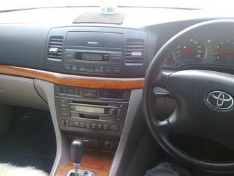 2002 Toyota Mark II Photos