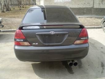 2002 Toyota Mark II Photos