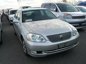 2002 Toyota Mark II Photos