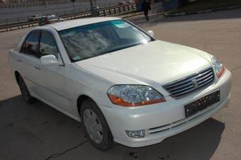 2002 Toyota Mark II Photos