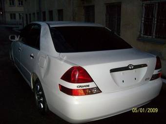 2002 Toyota Mark II Photos