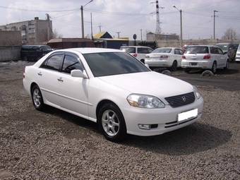 2002 Toyota Mark II Photos