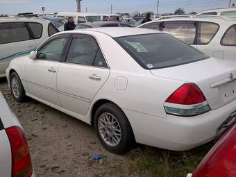 2002 Toyota Mark II Photos