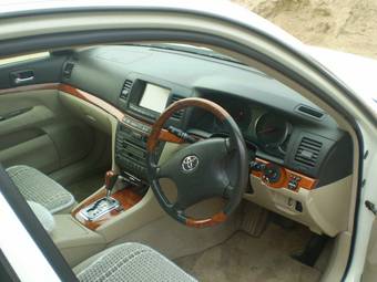 2002 Toyota Mark II Photos