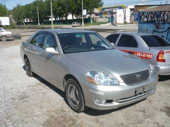 2002 Toyota Mark II Photos