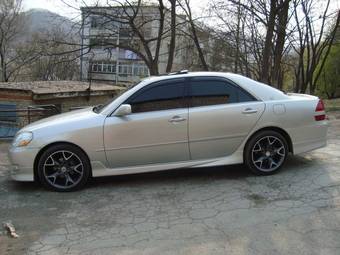 2002 Toyota Mark II Photos
