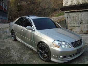 2002 Toyota Mark II Photos