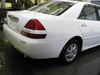 2002 Toyota Mark II Photos