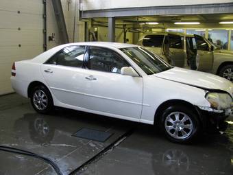 2002 Toyota Mark II Photos