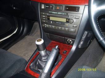 2002 Toyota Mark II Photos