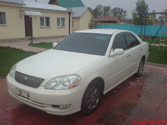 2002 Toyota Mark II Photos