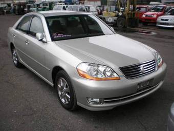 2002 Toyota Mark II Photos