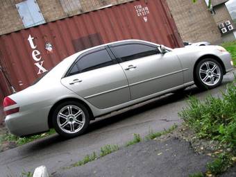 2002 Toyota Mark II Images
